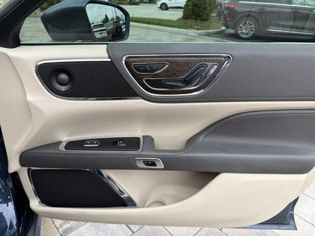 Used 2020 Lincoln Continental w/ Premium Package FWD image 19