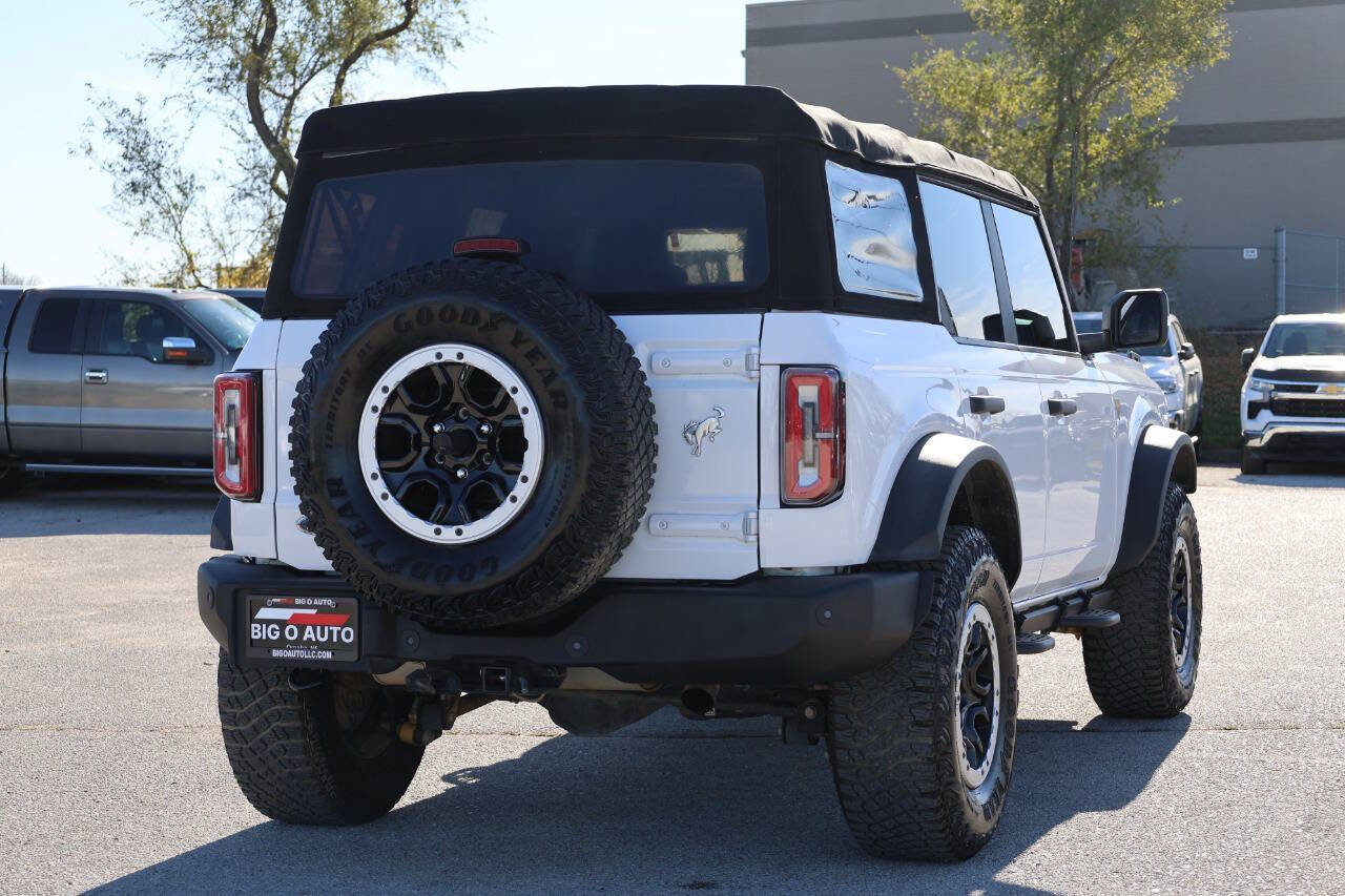 Used 2022 Ford Bronco Badlands image 9