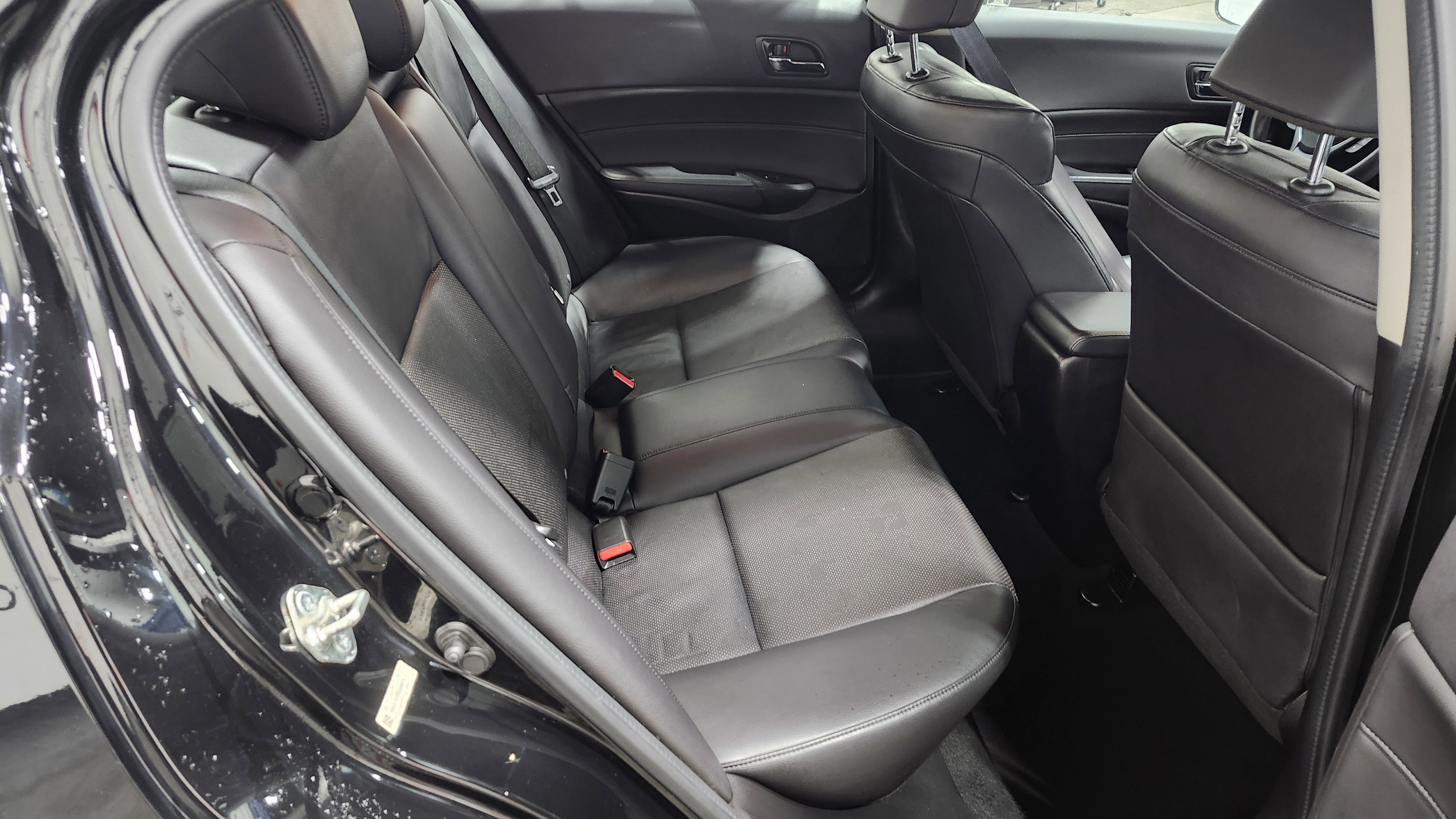 Used 2013 Acura ILX w/ Technology Package image 19