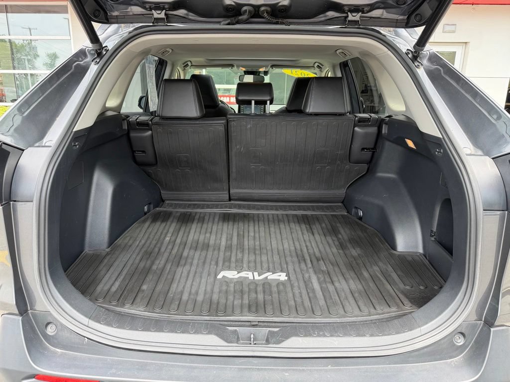 Used 2021 Toyota RAV4 XLE Premium AWD/4WD image 12