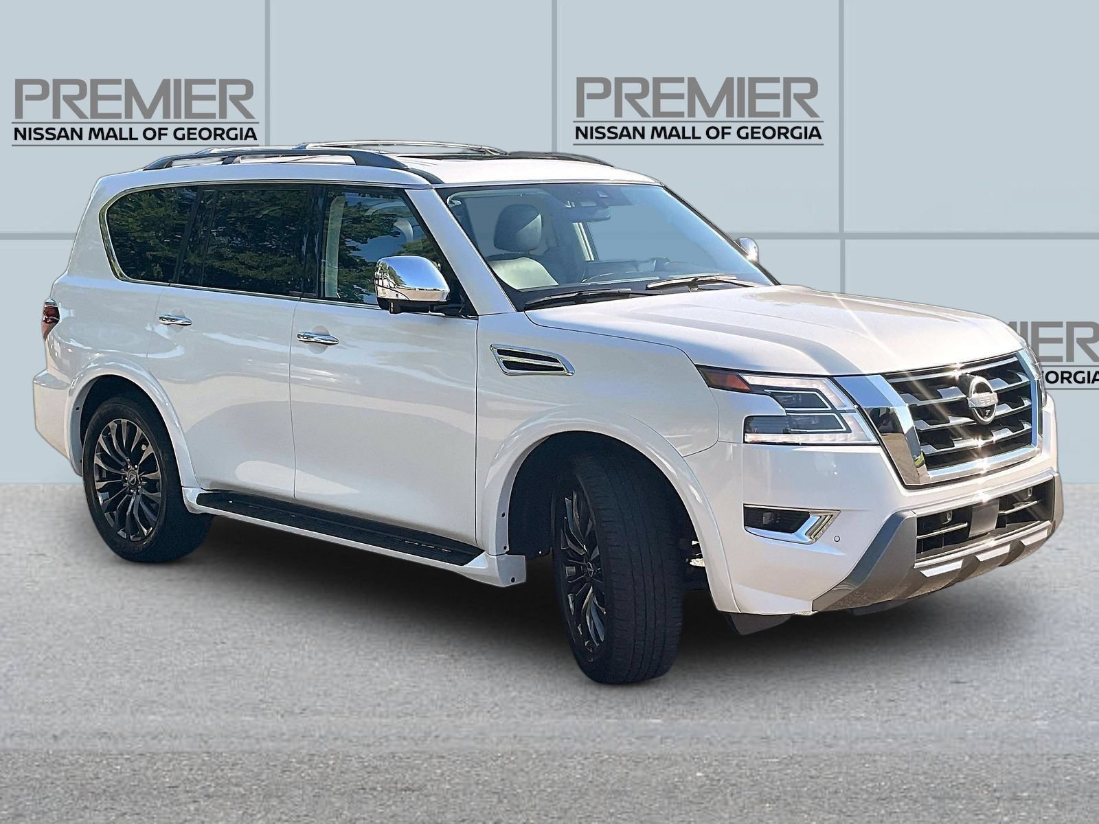 Certified 2024 Nissan Armada Platinum w/ Captain's Chairs Package RWD image 3