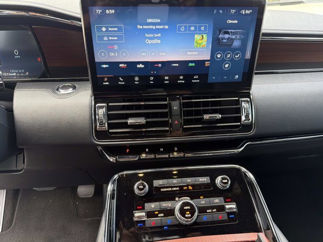 Certified 2023 Lincoln Navigator Reserve AWD/4WD image 31