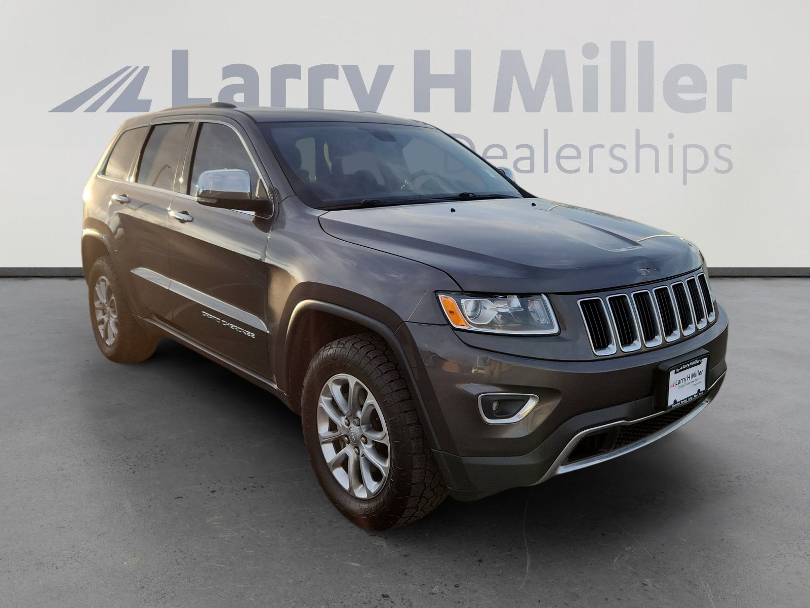 Used 2016 Jeep Grand Cherokee Limited w/ Trailer Tow Group IV image 8