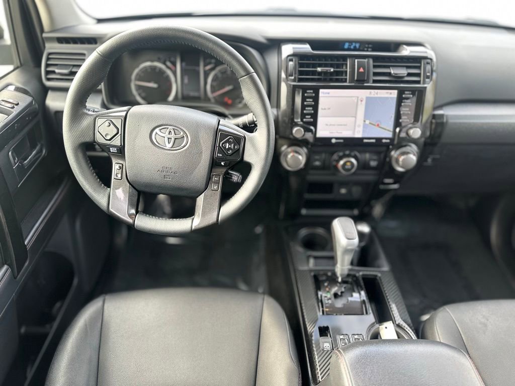 Used 2022 Toyota 4Runner TRD Off-Road Premium AWD/4WD image 10