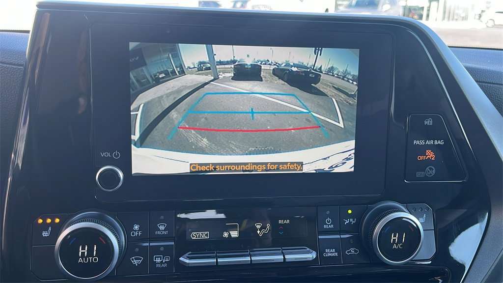 Used 2023 Toyota Highlander XLE image 24