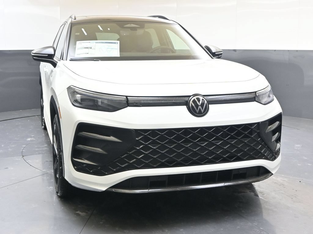 Used 2026 Volkswagen Tiguan SE R-Line AWD/4WD image 8
