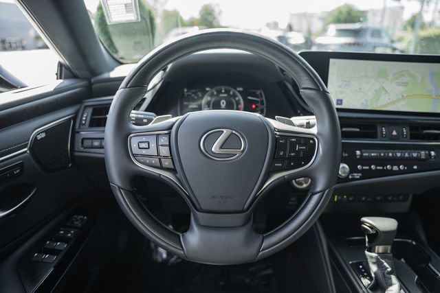 Used 2024 Lexus ES 350 Ultra Luxury w/ Accessory Package (Z2) FWD image 29