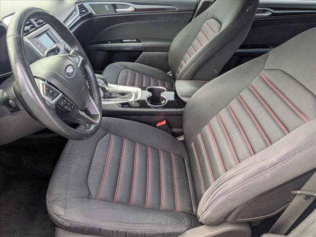 Used 2016 Ford Fusion SE w/ Equipment Group 201A FWD image 14
