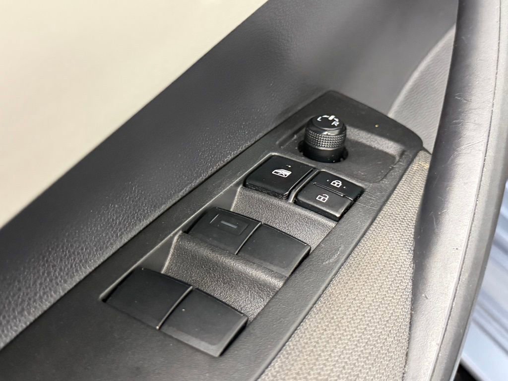 Used 2024 Toyota Corolla LE w/ LE Convenience Package image 18