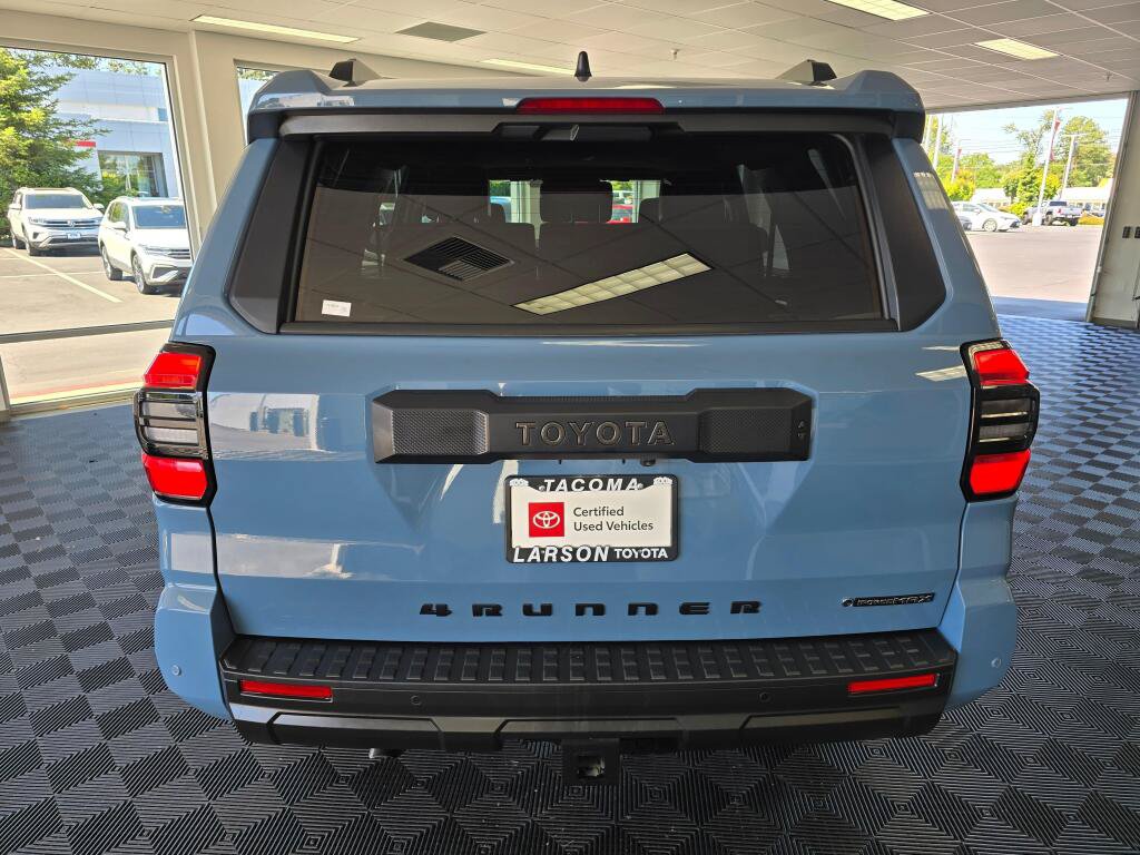 Certified 2025 Toyota 4Runner TRD Off-Road Premium AWD/4WD image 4