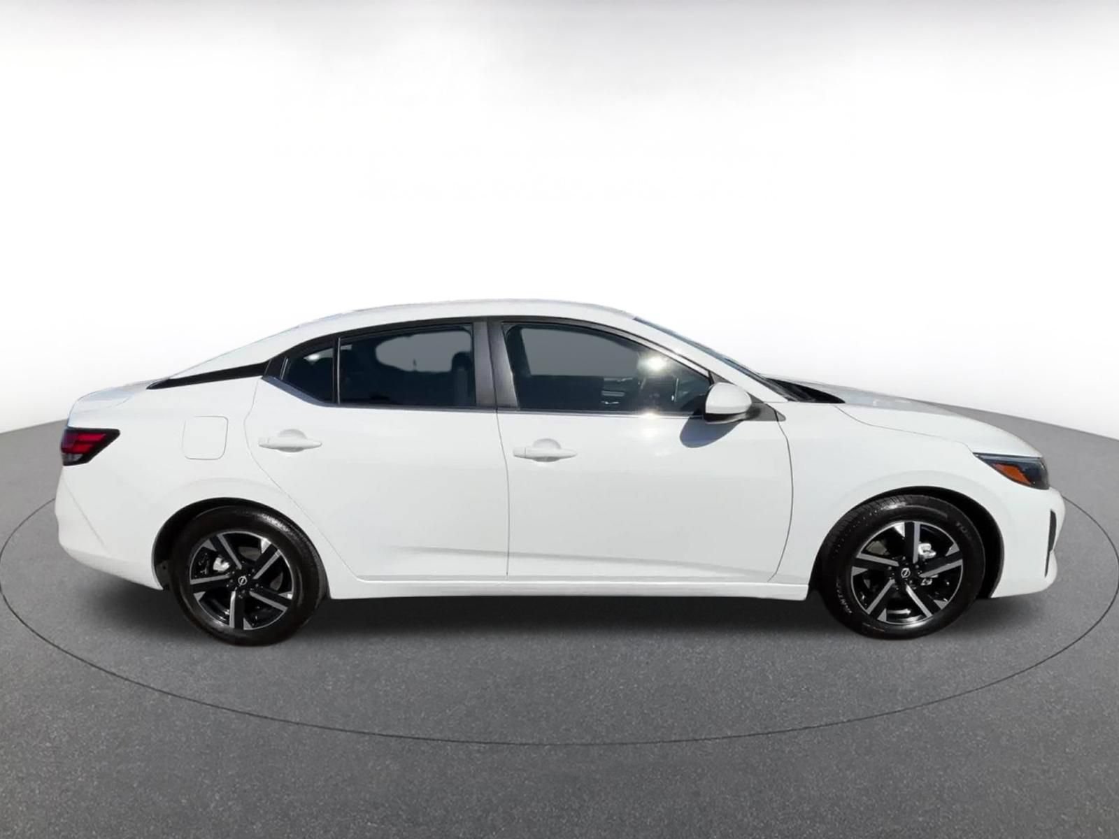 Used 2025 Nissan Sentra SV FWD image 16