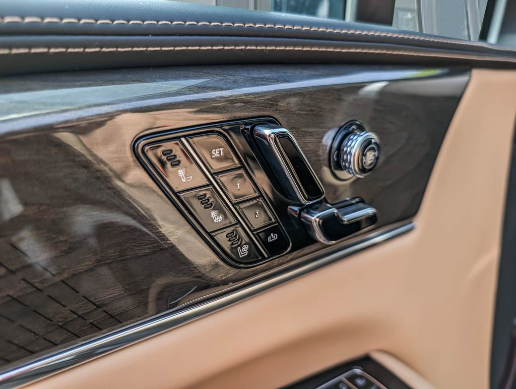 New 2025 Cadillac Escalade IQ Luxury 2 AWD/4WD image 13