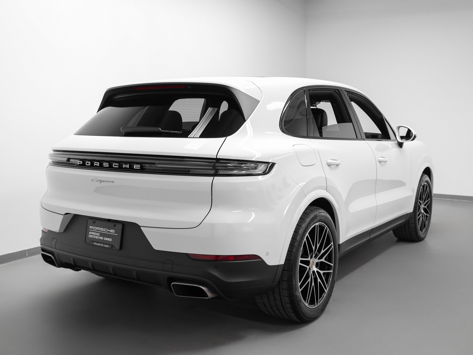 Used 2024 Porsche Cayenne image 12