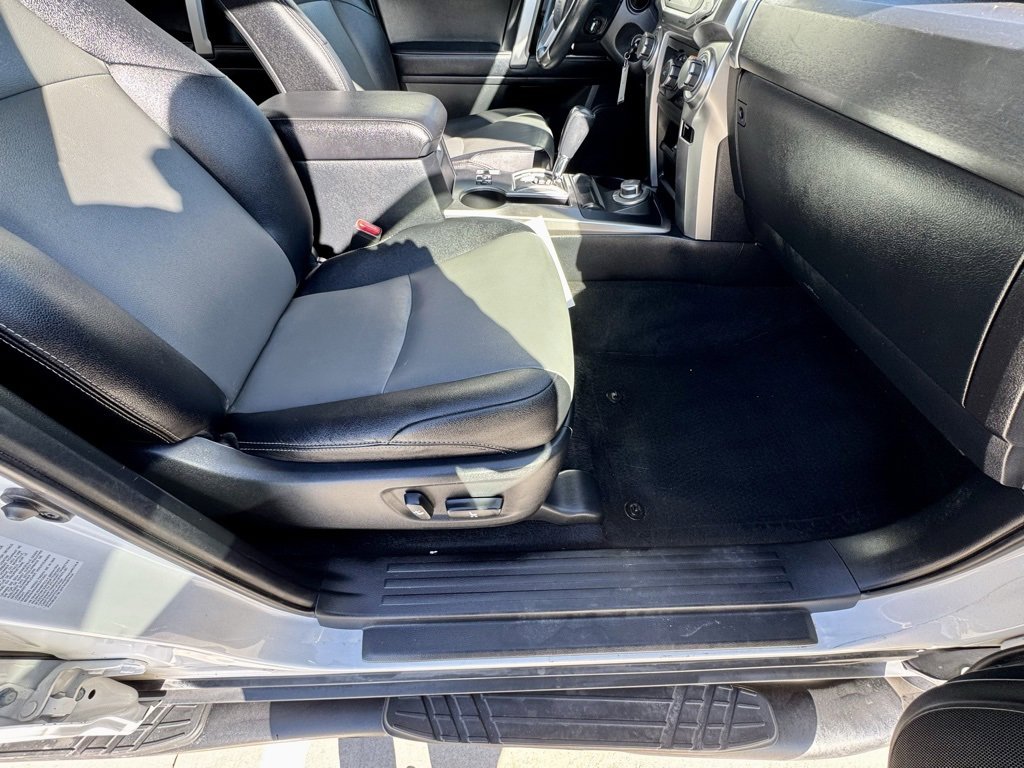 Used 2017 Toyota 4Runner SR5 Premium image 21