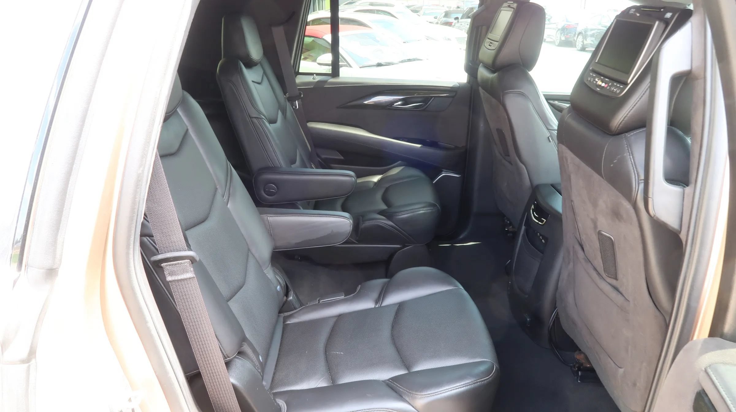 Used 2020 Cadillac Escalade Platinum AWD/4WD image 21
