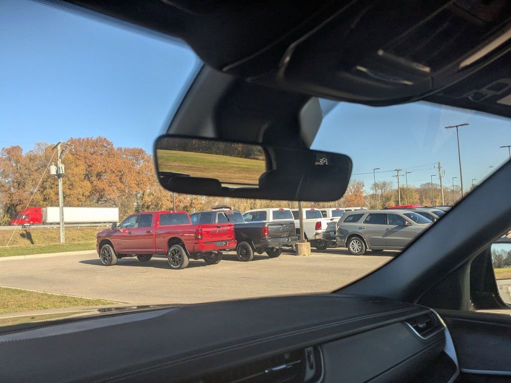 New 2025 Jeep Grand Cherokee Limited image 35