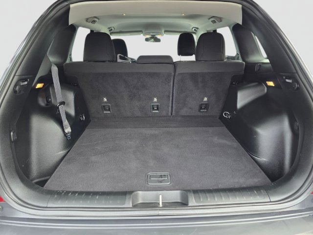 Used 2019 Jeep Cherokee Latitude w/ Popular Appearance Group FWD image 14