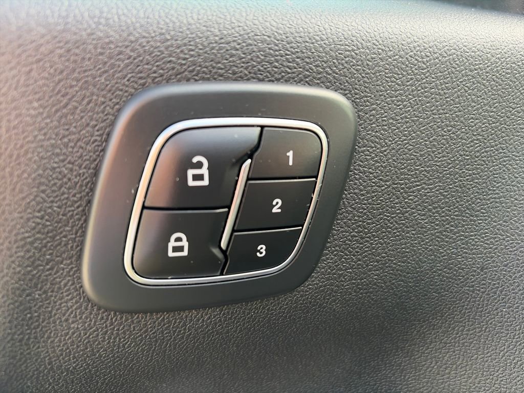 Used 2023 Ford Escape Platinum AWD/4WD image 19