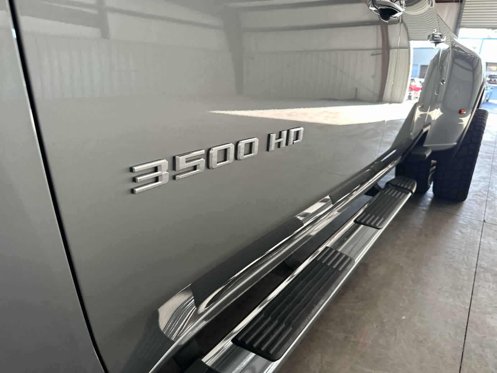 Used 2025 Chevrolet Silverado 3500 LTZ w/ LTZ Convenience Package image 11