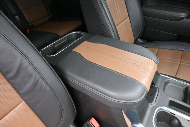 Used 2025 Chevrolet Silverado 1500 High Country AWD/4WD image 43