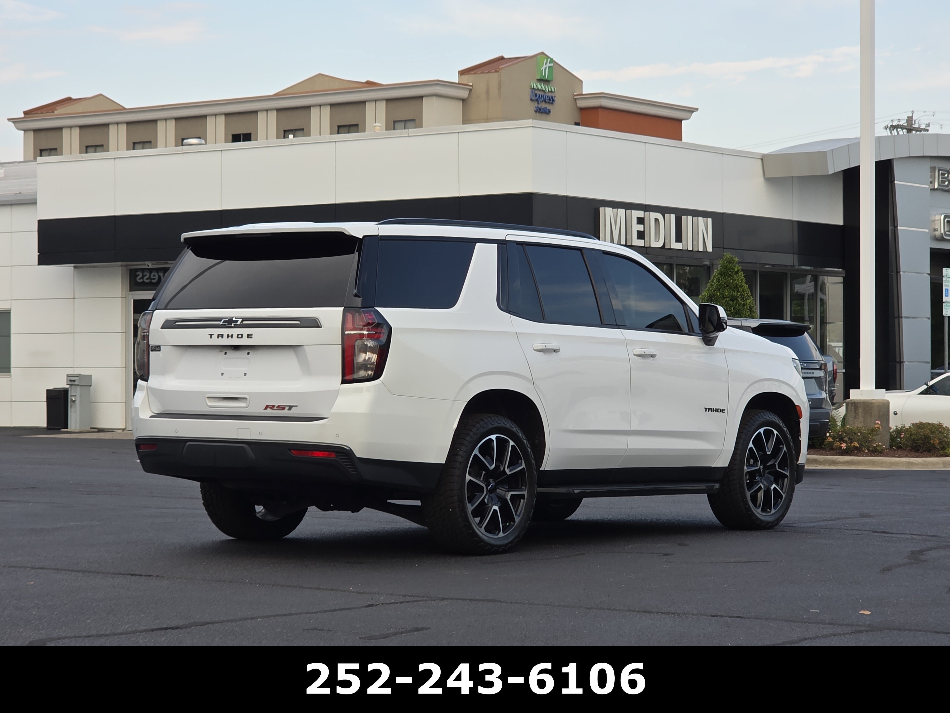 Used 2022 Chevrolet Tahoe RST w/ Luxury Package AWD/4WD image 7