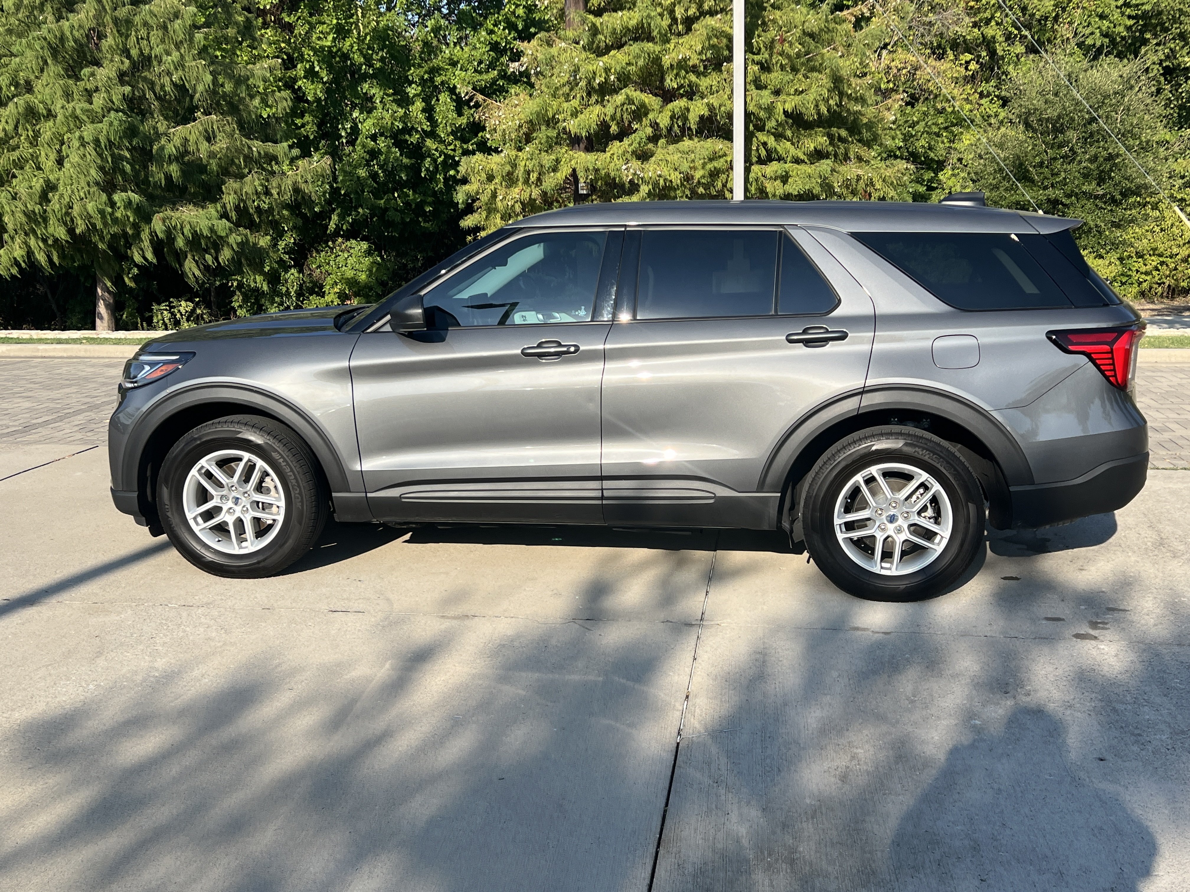 Used 2026 Ford Explorer Active RWD image 6