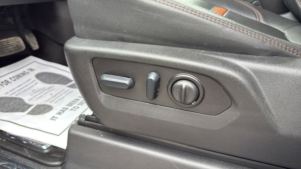 Used 2023 GMC Sierra 3500 AT4 w/ Gooseneck/5TH Wheel Package image 31