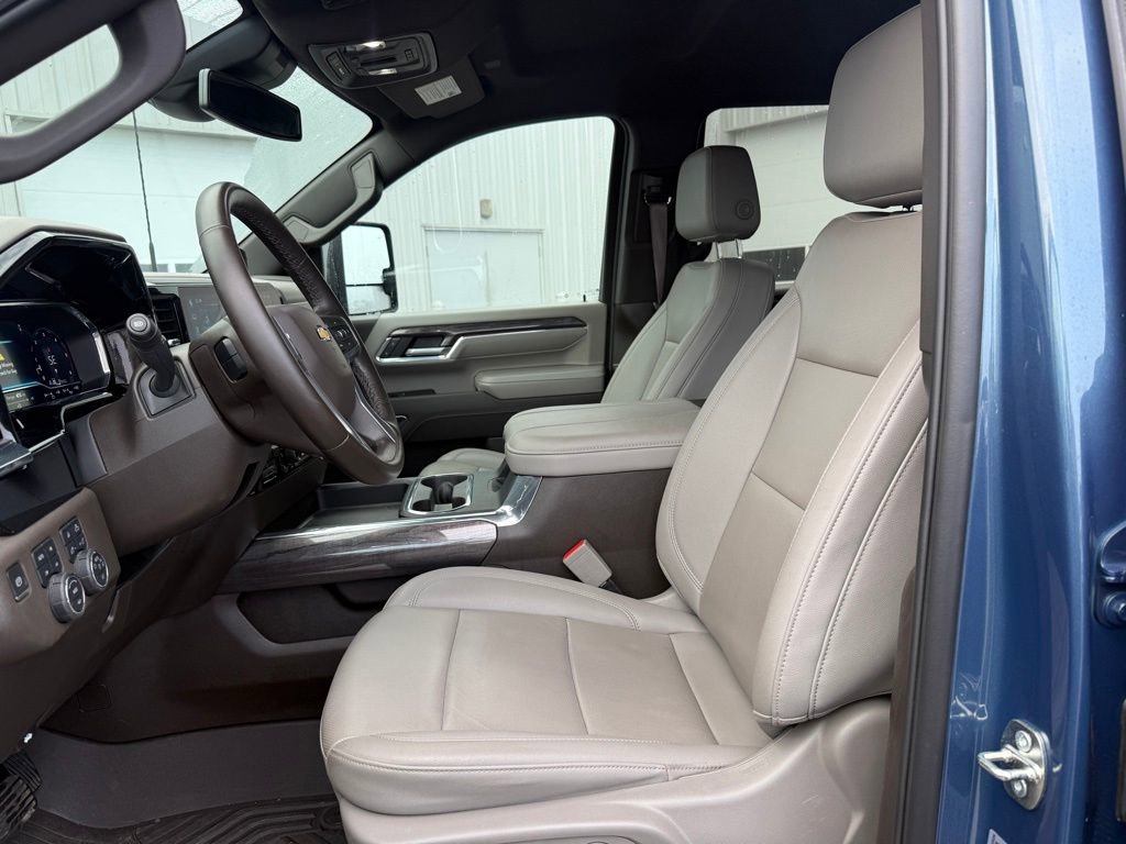 Used 2024 Chevrolet Silverado 2500 LTZ w/ LTZ Plus Package image 6