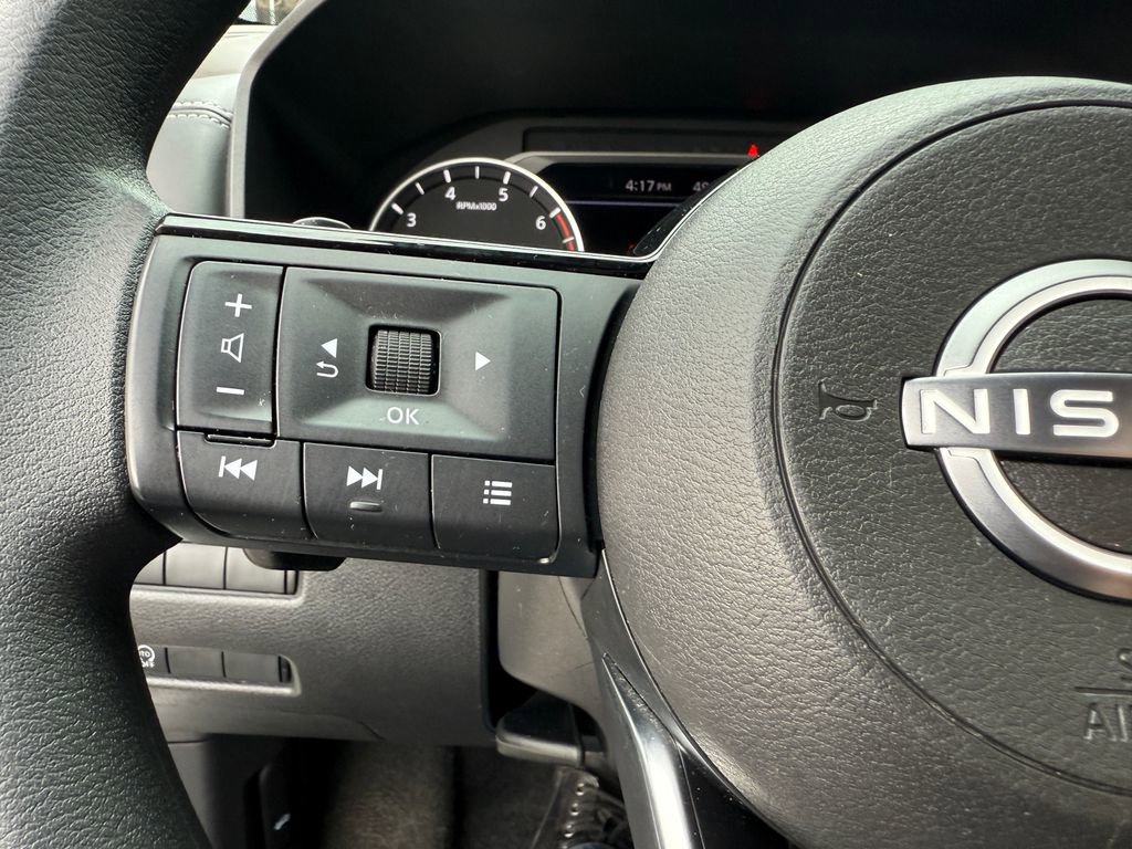 Used 2023 Nissan Rogue SV AWD/4WD image 22