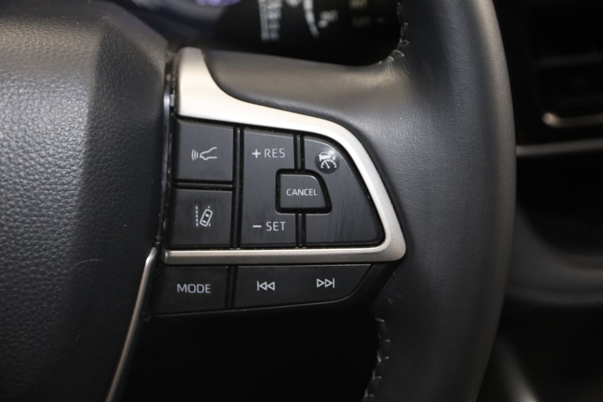Used 2022 Toyota Highlander XLE FWD image 34