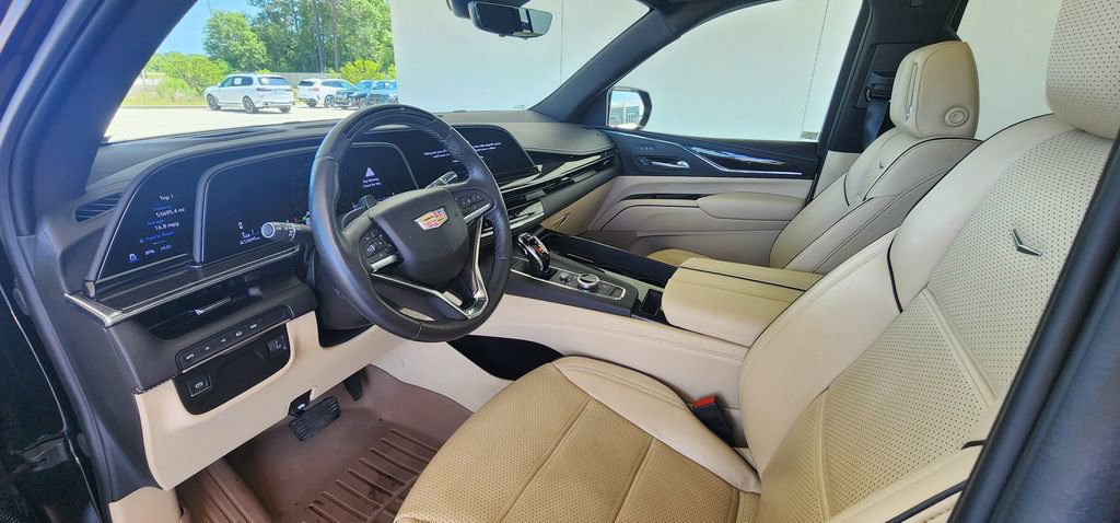Used 2024 Cadillac Escalade ESV Premium Luxury w/ LPO, Floor Liner Package AWD/4WD image 19