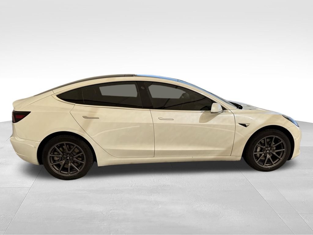 Used 2020 Tesla Model 3 Standard Range Plus RWD image 5