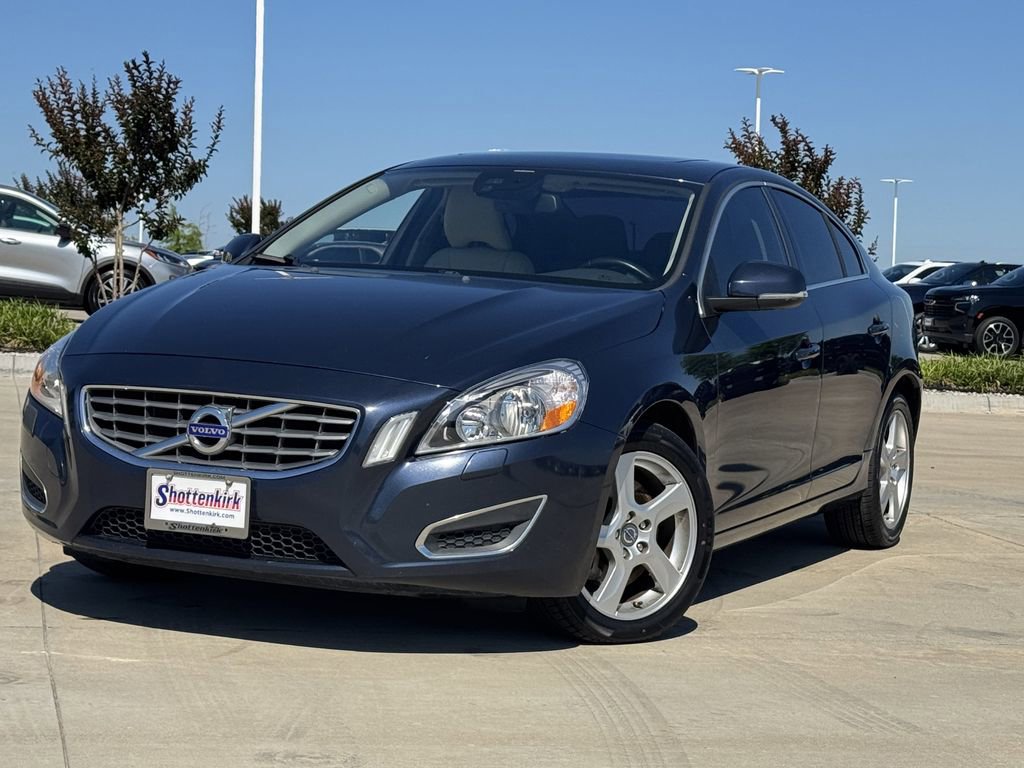 Used 2013 Volvo S60 T5 FWD image 2