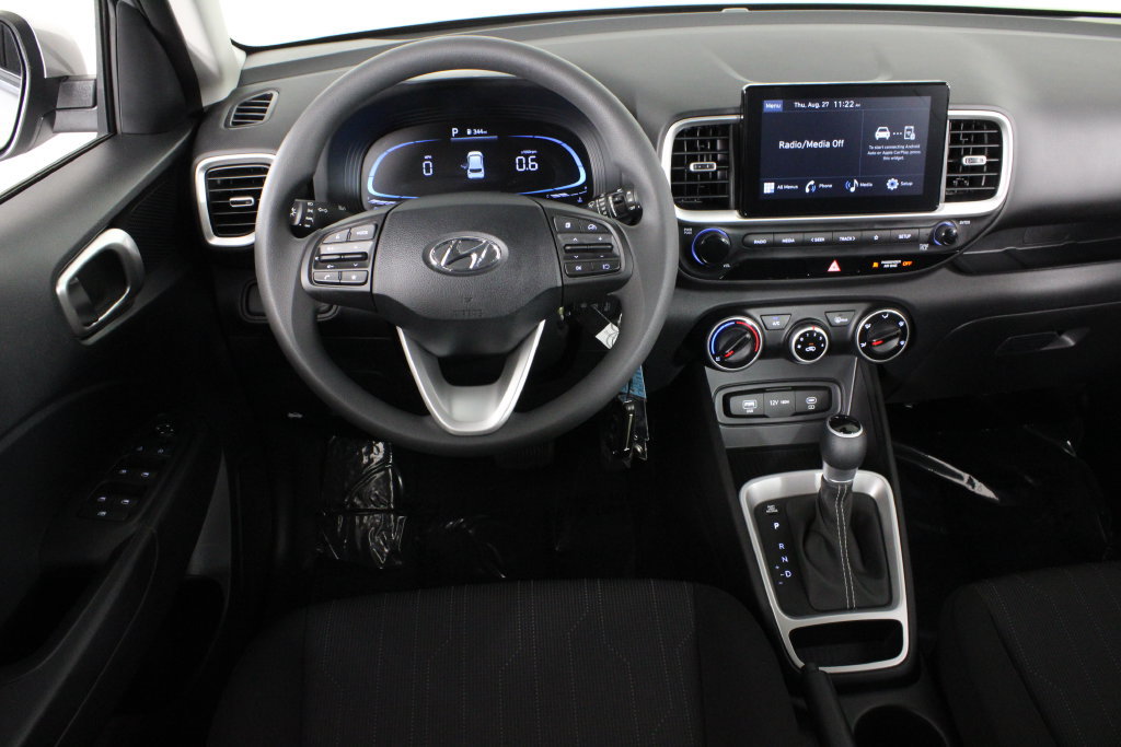 Certified 2026 Hyundai Venue SE FWD image 8