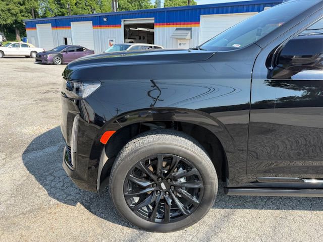 Used 2022 Cadillac Escalade ESV Sport Platinum w/ LPO, ONYX Package image 4