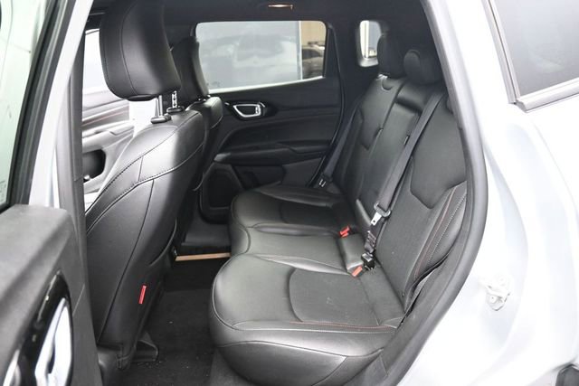 Used 2025 Jeep Compass Trailhawk AWD/4WD image 12