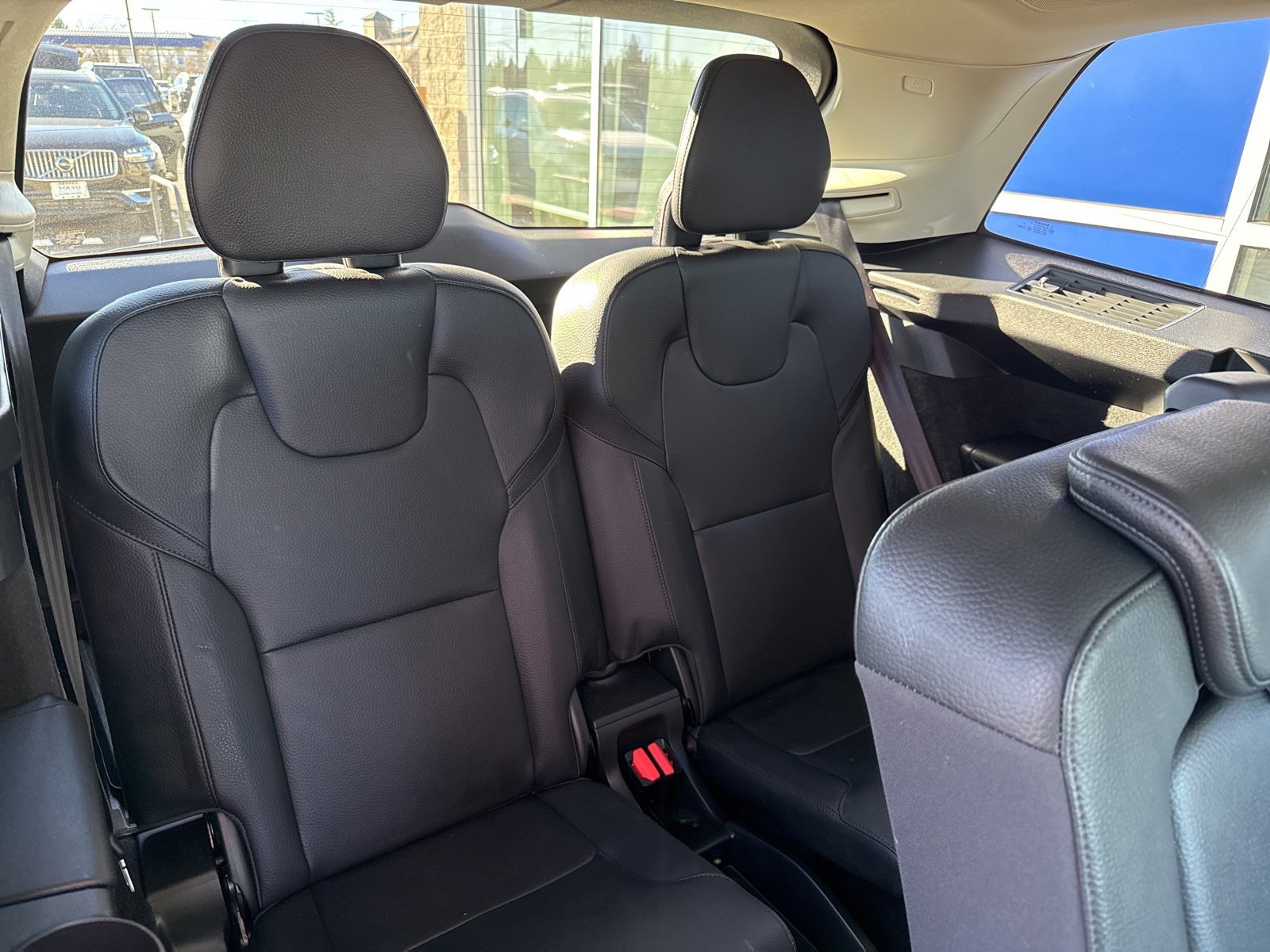 Used 2022 Volvo XC90 T6 Momentum w/ Advanced Package image 19