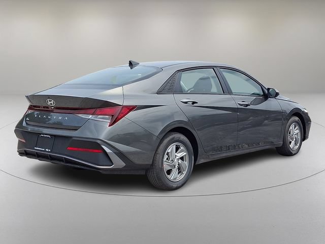 New 2026 Hyundai Elantra SE FWD image 7