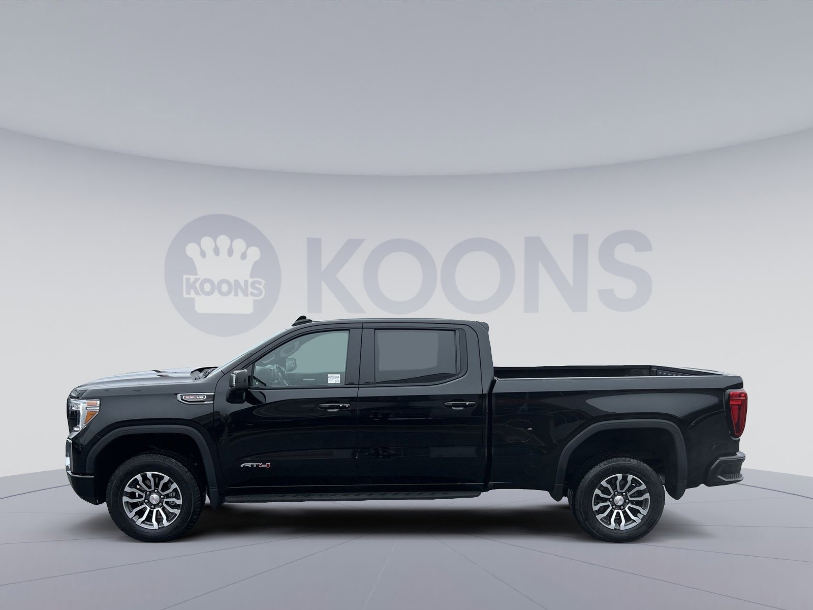 Used 2021 GMC Sierra 1500 AT4 w/ Technology Package image 2