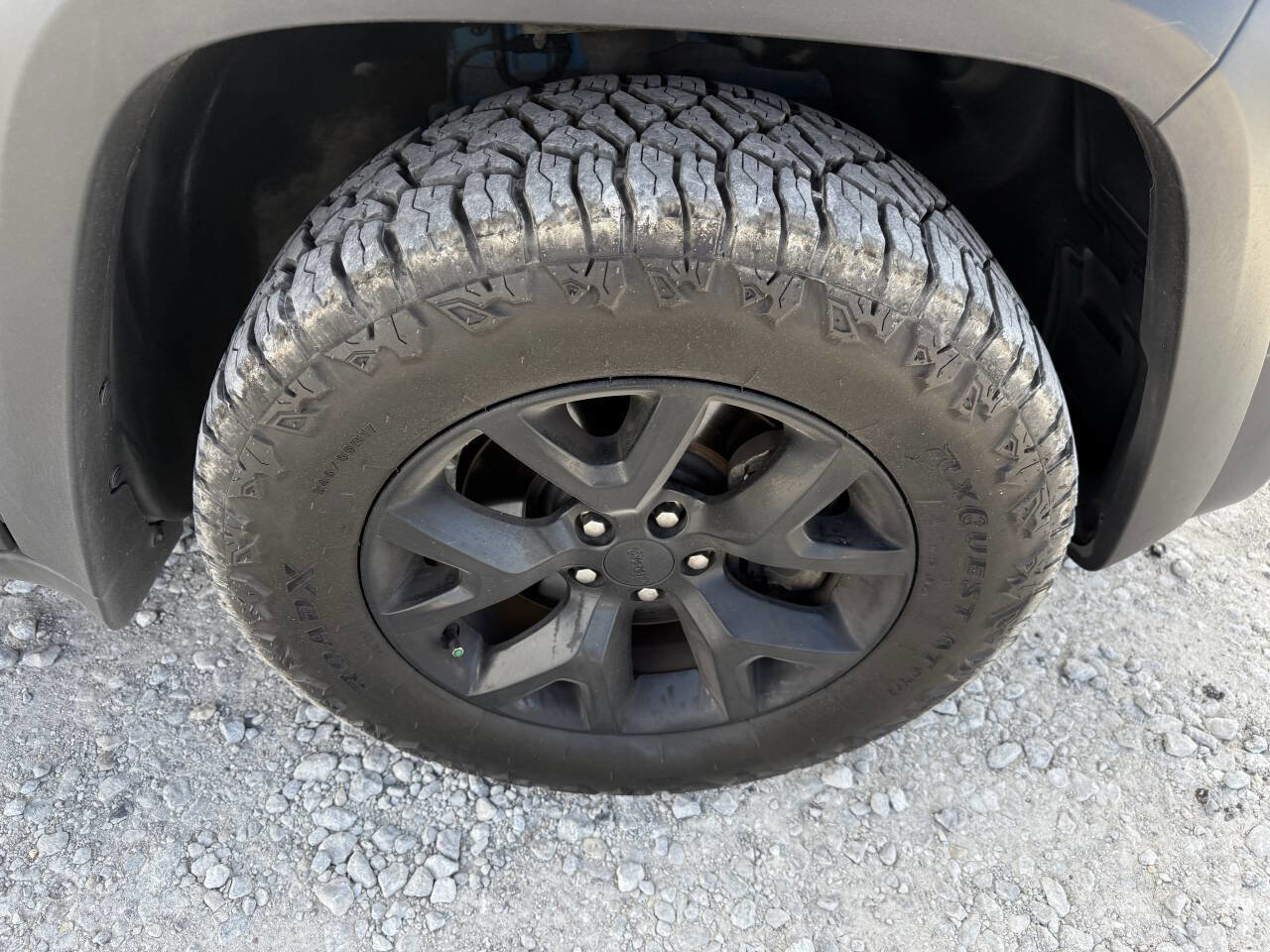 Used 2017 Jeep Cherokee Trailhawk w/ Cold Weather Group image 30