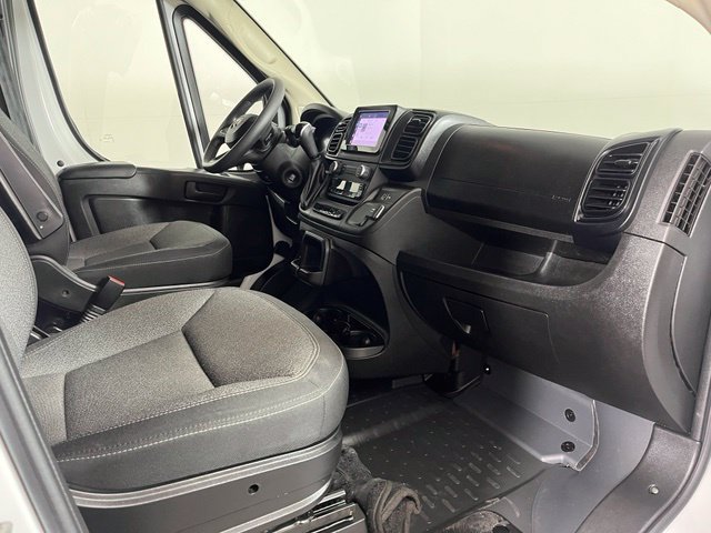 Used 2025 RAM ProMaster 2500 w/ U-Haul Equipment Group FWD image 37