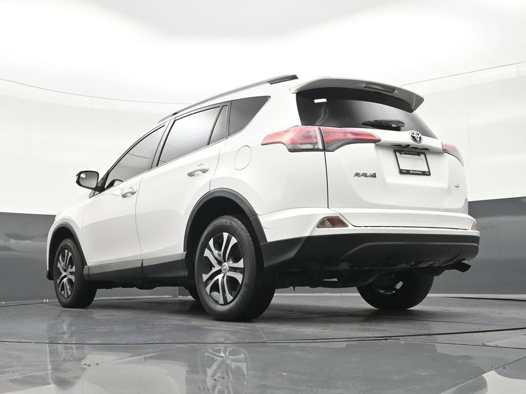 Used 2018 Toyota RAV4 LE FWD image 25