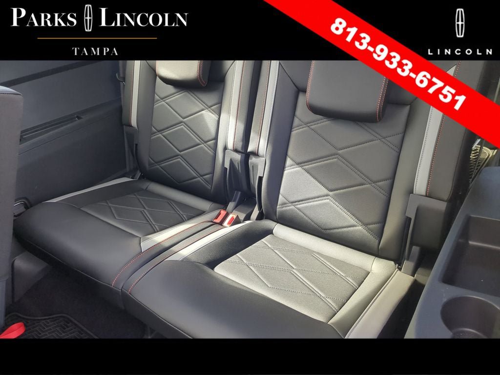 Used 2025 Volkswagen Atlas Peak Edition SE AWD/4WD image 18