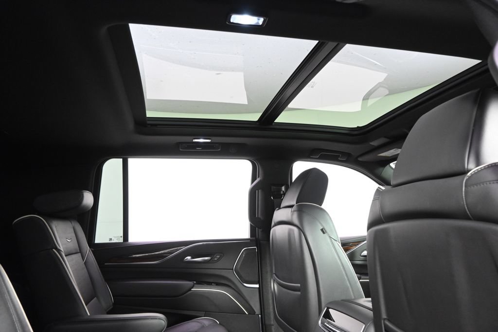 Used 2022 Cadillac Escalade ESV Premium Luxury w/ Performance Package AWD/4WD image 17