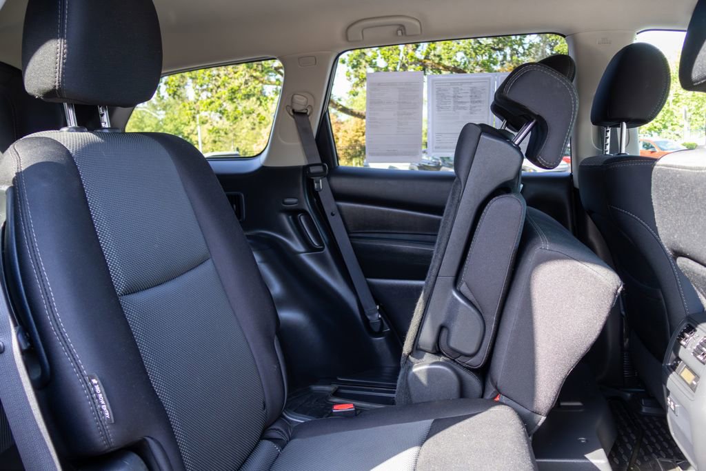 Used 2019 Nissan Pathfinder S AWD/4WD image 13