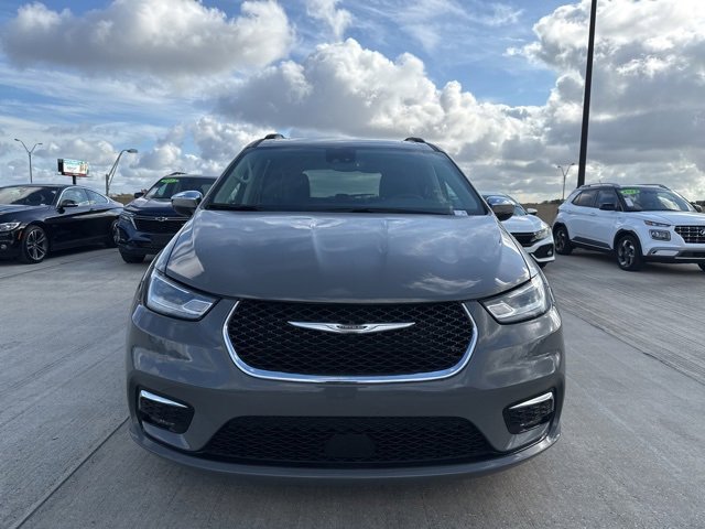 Used 2023 Chrysler Pacifica Limited image 8