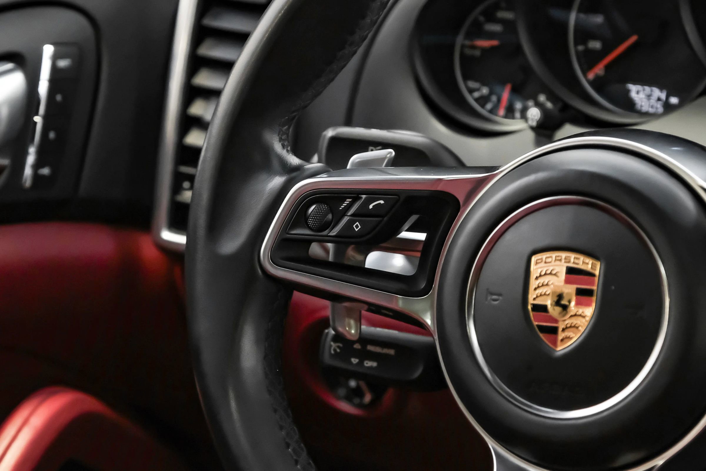 Used 2017 Porsche Cayenne GTS image 11