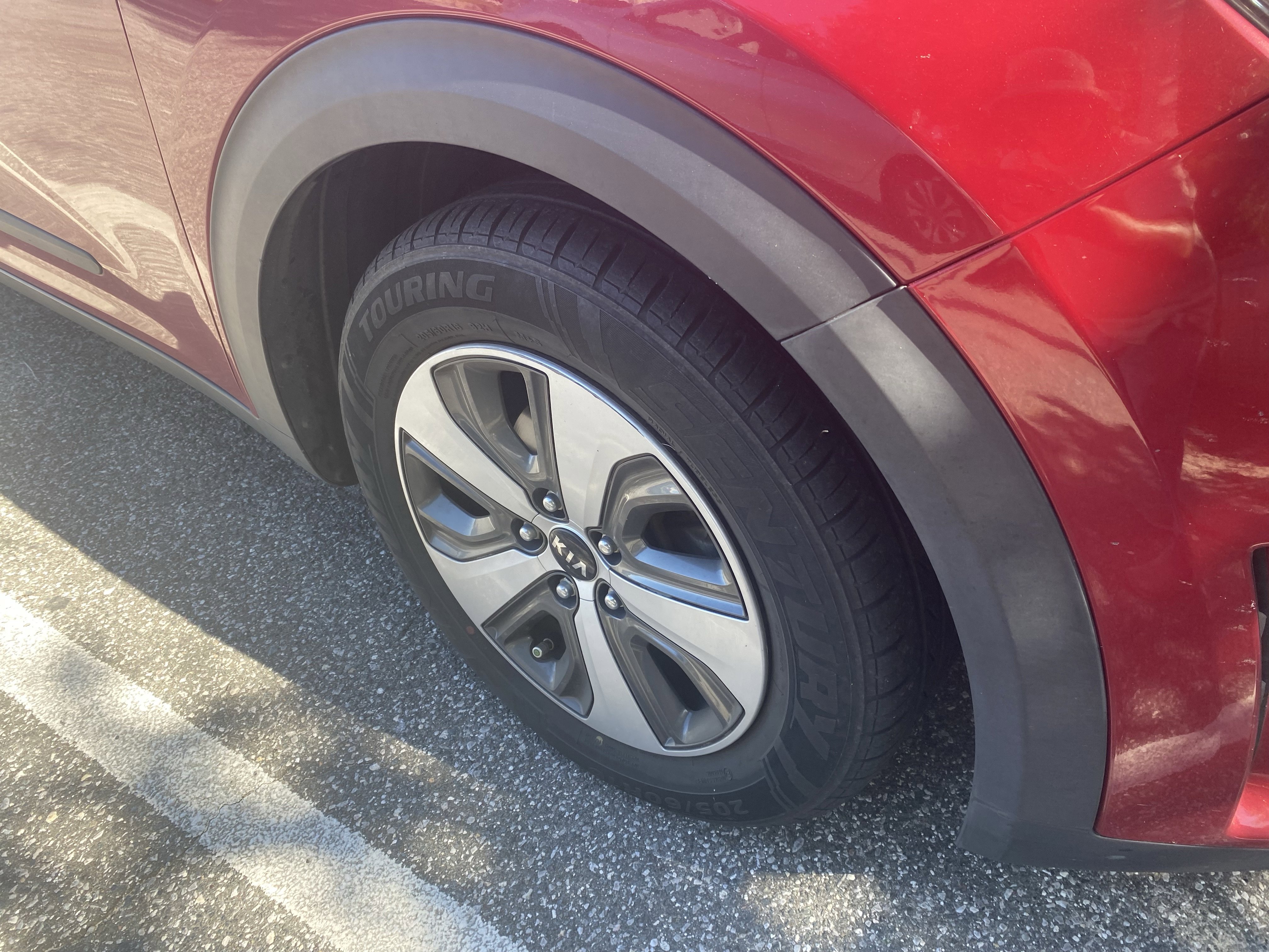 Used 2018 Kia Niro FE FWD image 7