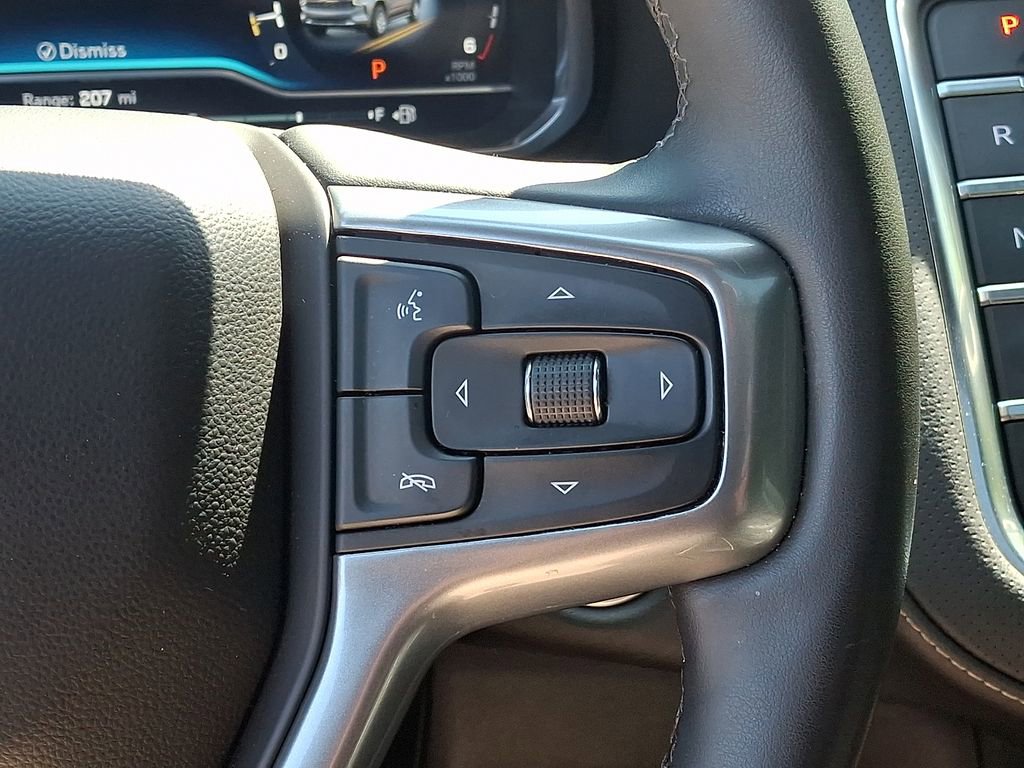 Used 2023 Chevrolet Tahoe Premier AWD/4WD image 23