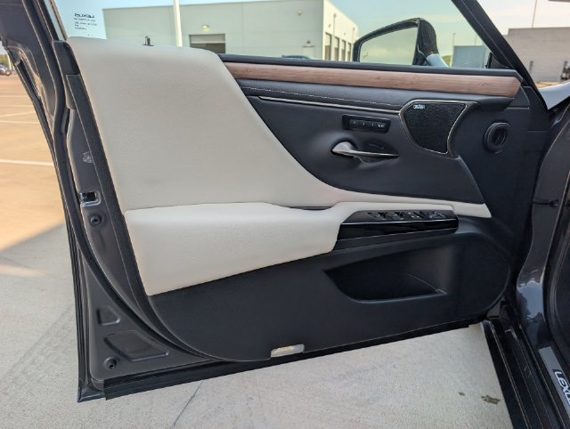 Used 2024 Lexus ES 350 Ultra Luxury w/ Accessory Package (Z1) FWD image 21
